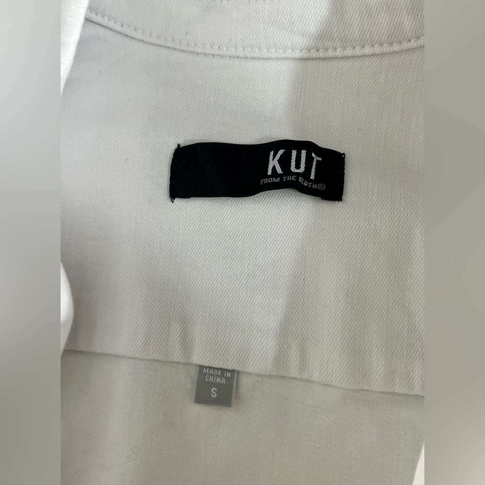 Kut from the Kloth Kara Fray Hem White Denim Jacket Size Small NWT - Picture 10 of 12